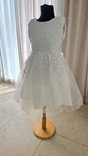 Vestido Bautismo O Cortejo. Ya Viene Armada La Falda. T 3