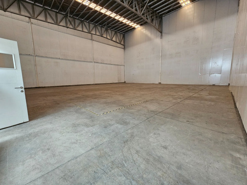 Bodega En Arriendo Con 464 M2, Colina, Rm