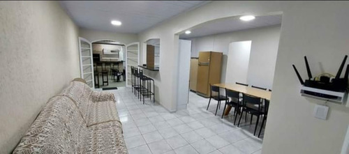 Casa Com Piscina Em Guaratuba, Litoral Paranaense.