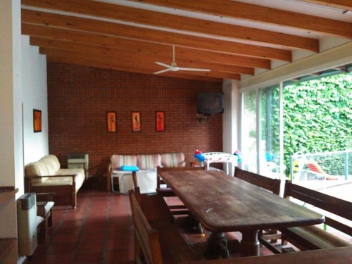 Imagen 12 de 27 de Venta- Excelente Casa - 8 E/ 41 Y 42 - Lote 10x60! La Plata