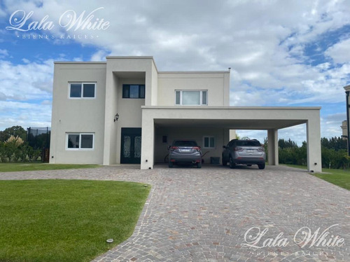 Imagen 2 de 20 de Venta - Casa A La Laguna En Lagos De San Eliseo