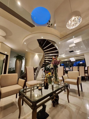 Exclusiva Casa En Venta - Residencial Hacienda San Antonio, Metepec