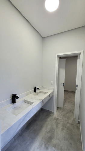 Casa No Condomínio Ouroville Para Venda, 3 Dorm. Com Suíte - Taubaté / Sp