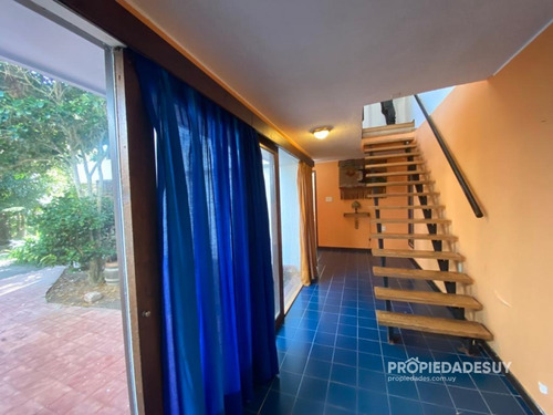 Casa En Venta De Cuatro Dormitorios Con Parrillero Y Garaje- Ref: 795