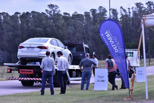 Volkswagen 9-170 Con Carrocería De Auxilio Con Tenedor