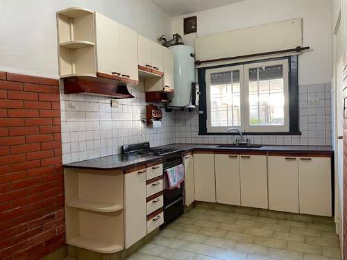 Venta Casa Ph 3 Ambientes Con Fondo Libre Castelar Centro