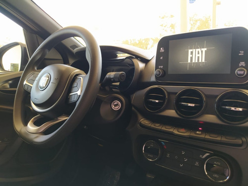 Fiat Cronos 1.8 Precision Automático