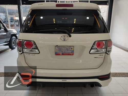 Imagen 5 de 13 de Toyota Fortuner Trd Sportivo Blindado