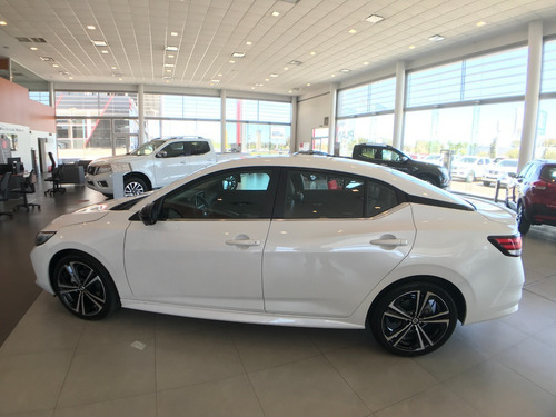 Nuevo Nissan Sentra Sr Cvt 2.0 Cv 150 Cadenero