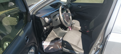 Imagem 5 de 8 de Toyota Etios - 2014/2015 1.3 X 16v Flex 4p Manual
