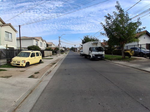 Casa En Venta De 4 Dorm. En Limache
