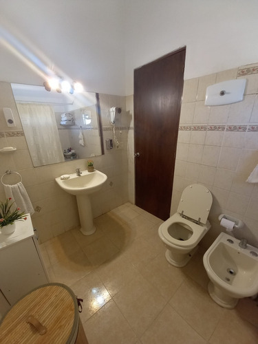 Imagen 8 de 15 de Casa En Venta Sobre Avenida Zona Comercial De Colonia