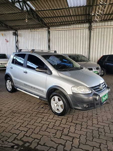 Volkswagen - Crossfox Hatch 1.6 8v 4p 2008