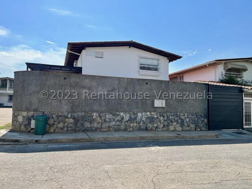 Casa En Venta En Santa Paula 23-28443 Yf