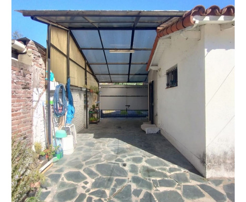 Casa Con Jardin Y Garage
