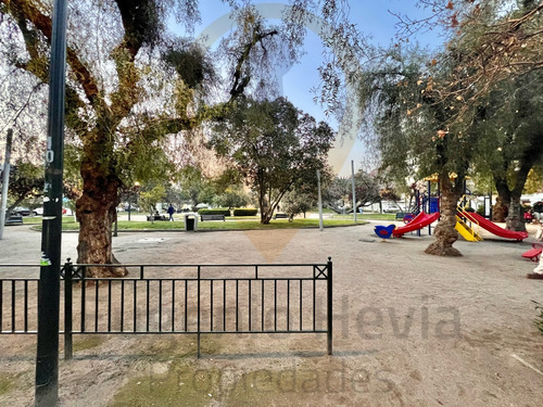 Departamento Frente A Plaza En P De Valdivia / E Yáñez