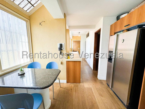 Bello Departamento Duplex Embuido En Un Excepcional Diseño En Marmol - Colinas De Valle Arriba - Ana Teixeira - Mls #25-8896