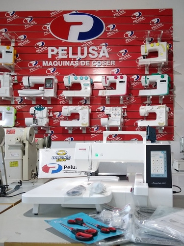 Imagen 5 de 8 de Bordadora Janome 500 E + Kit 3 Tijeras Y 17 Hilos De Regalo!
