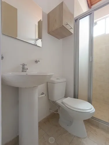 Casa En Arriendo En Prados Del Este. Cod A30500