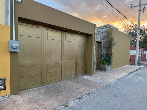 Casa En Venta.ubicada En Leandro Valle , Dentro De Mérida