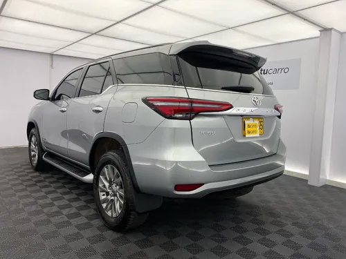 Toyota Fortuner 2.7 SRV