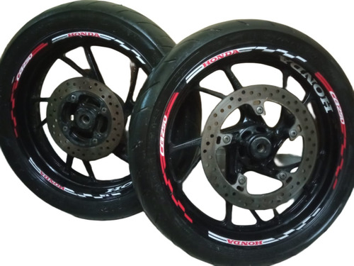 Honda Diablo Rosso Trasera 140/70 R17 Delante 110/70 R17
