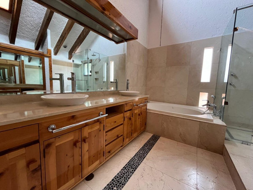Venta De Casa Y Suite En Tecamachalco Cerca De Monte Líbano Espectacular Jardín