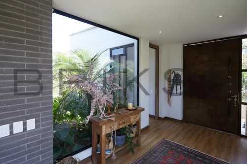 Casa En Venta En Llanogrande. Cod V50906