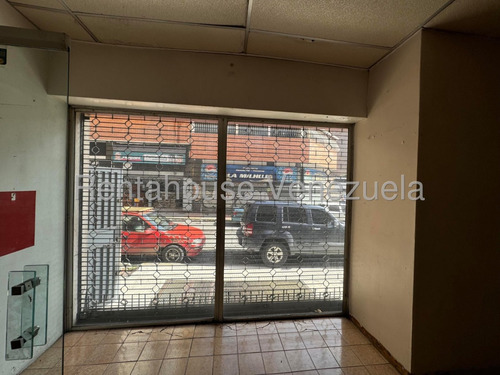 Local En Alquiler, Urb. La Candelaria