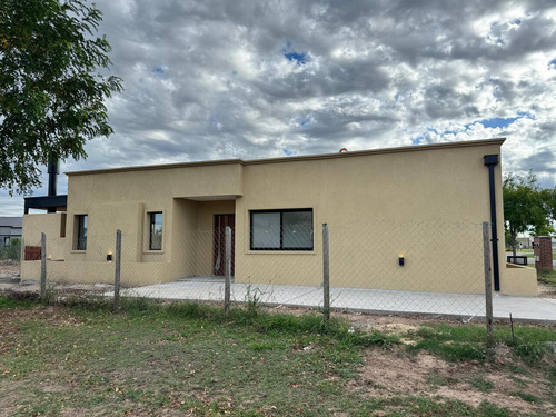 Venta De Casa 5 Ambientes A Estrenar En Barrio San Pablo