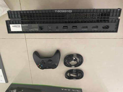 Xbox One X 1 Tb + 1 Joystick + 2 Juegos De Regalo