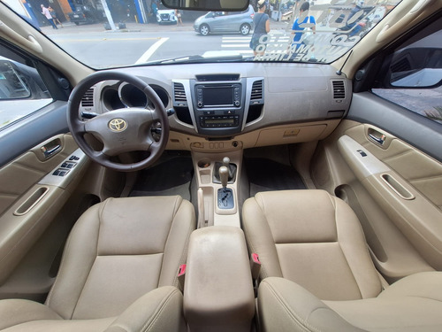 Toyota Hilux SW4 3.0 Srv 7l 4x4 Aut. 5p