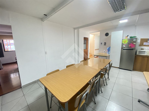 Casa En Venta De 6 Dorm. En Las Condes