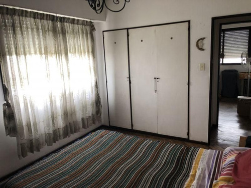 Semipiso De 4 Ambientes, Muy Buena Ubicación !!!