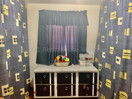 Imagen 6 de 10 de Casa En Venta En San Rafael. Punto Fijo