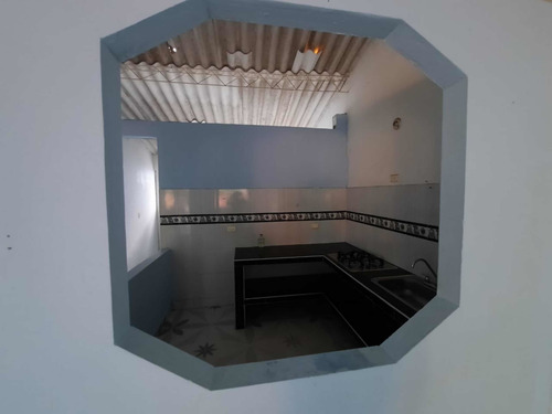Imagen 13 de 21 de Casa De 3 Habitaciones Un Baño, Garaje Amplio. Barrio La Reliquia