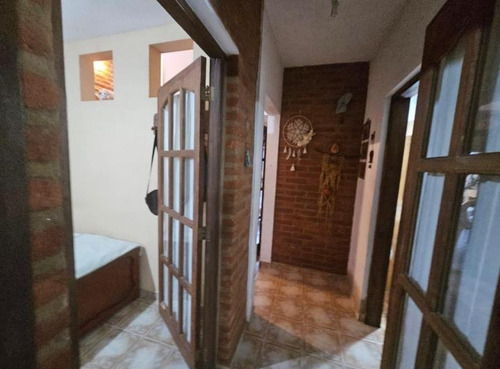Linda Casa Familiar De 2 Pisos A Pocas Cuadras De La Ruta