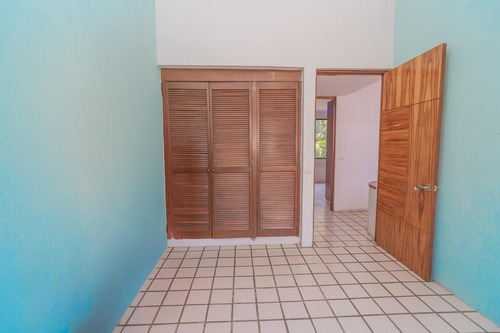 Casa En Venta En La Cañada Con Jardín Privado En Lomas De Atzingo Cuernavaca Morelos