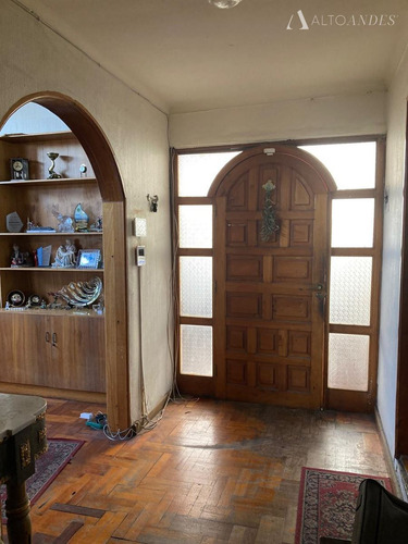 Casa En Venta De 4 Dorm. En Arica