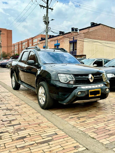 Renault Duster Oroch Mecánica  4 Puertas