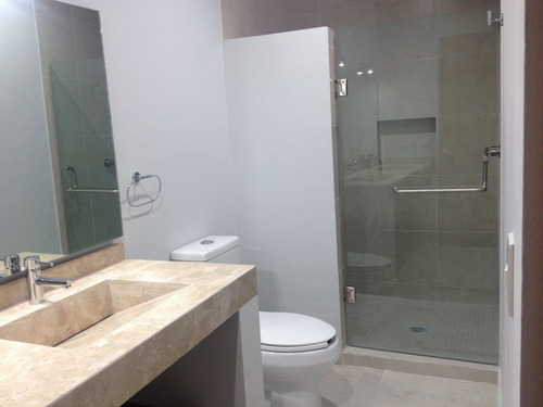 Preciosa Residencia En Centro Sur, Misiones Ii - Sótano, 3 Habitaciones, Ctoserv