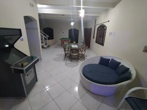 Casa Com Piscina Aquecida, Pé Na Areia, Ar Condicionado, Salão Jogos Com Mesa De Bilhar E Maquina De Vídeo Game Com Vários Jogos, Cascata Aquecida Automatizada, Lazer Completo, Segurança 24 Horas.