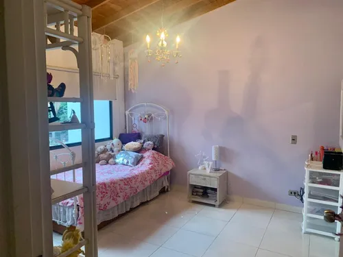 Casa En Venta En El Poblado, Los Gonzalez. Cod V9375