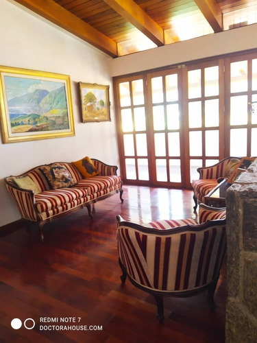 Imagen 2 de 15 de Casa En Venta Country Club Caracas 2000 Mts De Terreno 7 Habitaciones Y 7 Baños 04142592858 04129114864