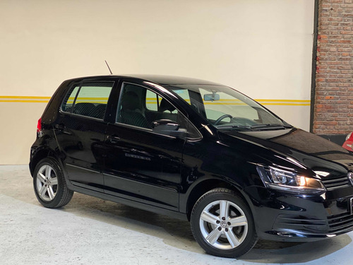 Imagen 4 de 15 de Volkswagen Fox 1.6 Comfortline Pack Saf 2015