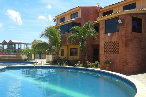 Mga Vendo Apto De Playa 70m² Chichiriviche, Condominio En Chichiriviche.