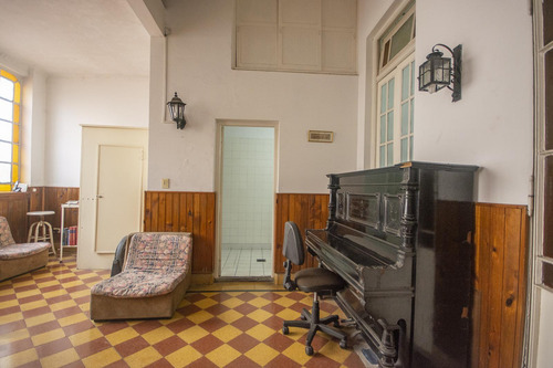 Excelente Casa /lote En Venta Sobre La Av. Juan Bautista Alberdi 1960 Flores