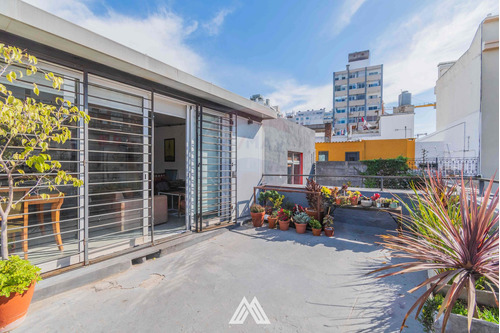 Casa Vivienda Con Patio Y Local Comercial