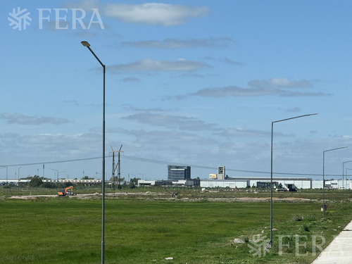 Venta De Terreno Industrial En Parque Tecnologico E Industrial Intepark En Berazategui