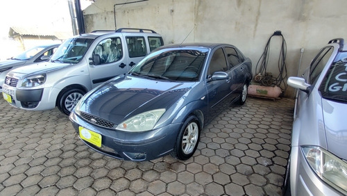 Imagem 2 de 5 de Ford Focus Sedan 1.6 Glx 4p 2004
